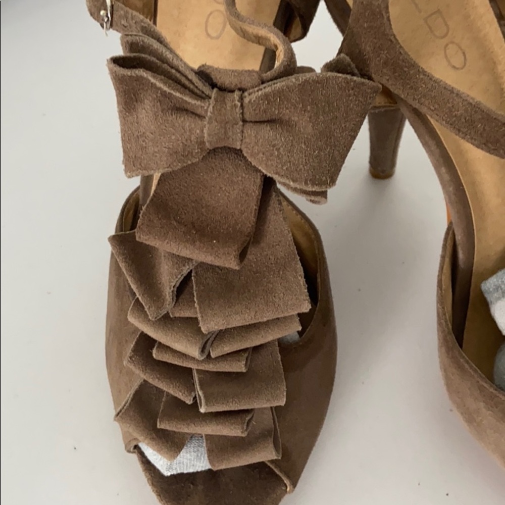Aldo Ruffled Heels - Picture 2 of 8